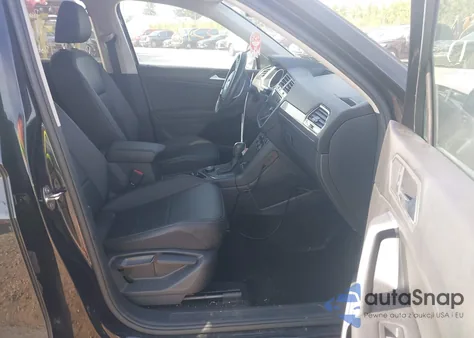 2020 Volkswagen Tiguan 2.0T Se/2.0T Se R-Line Black/2.0T Sel z USA, uszkodzony, nr VIN 3VV2B7AXXLM042671